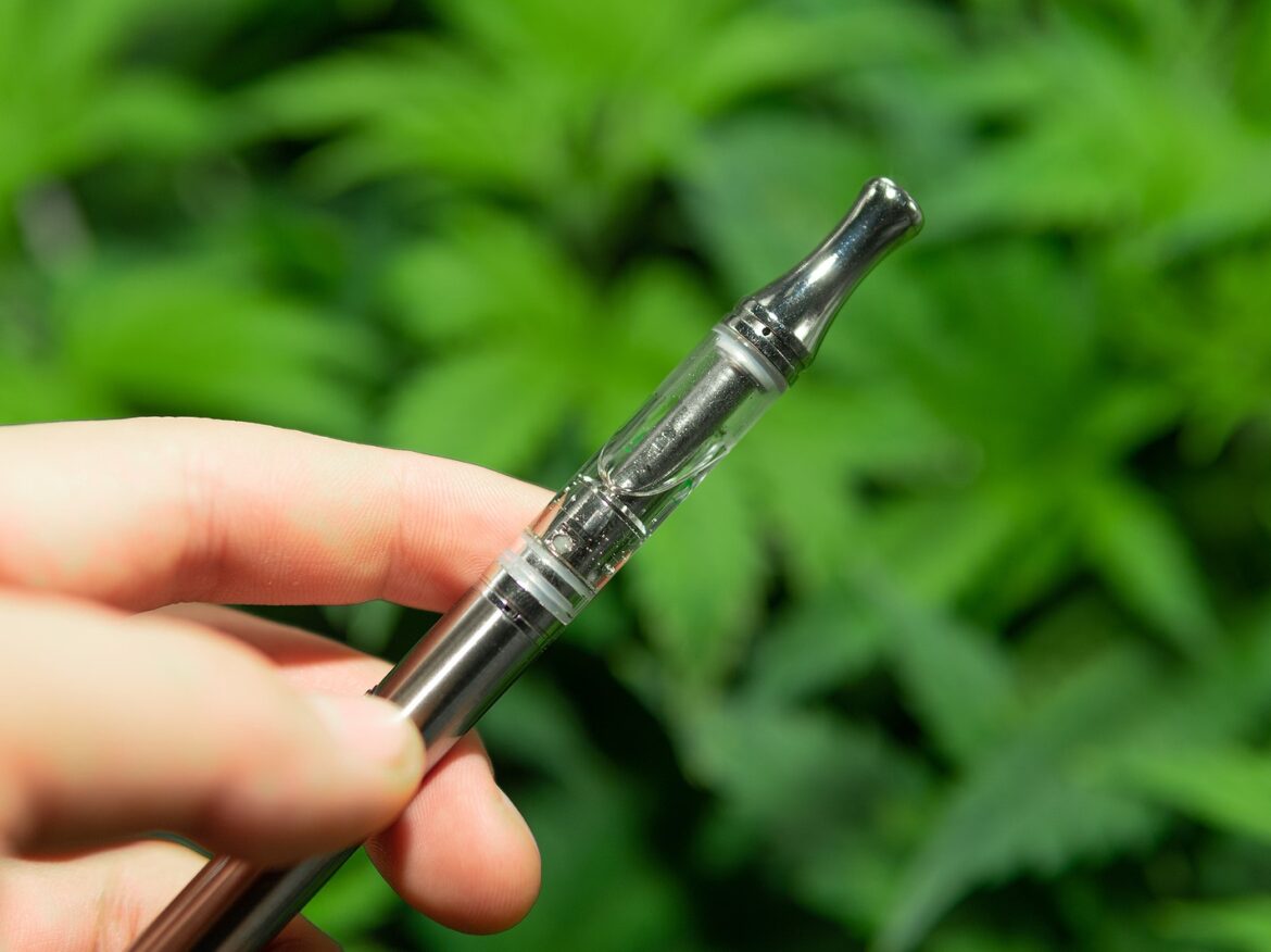 How Disposable Vape Pens Provide a Maintenance-free Option for Vapers